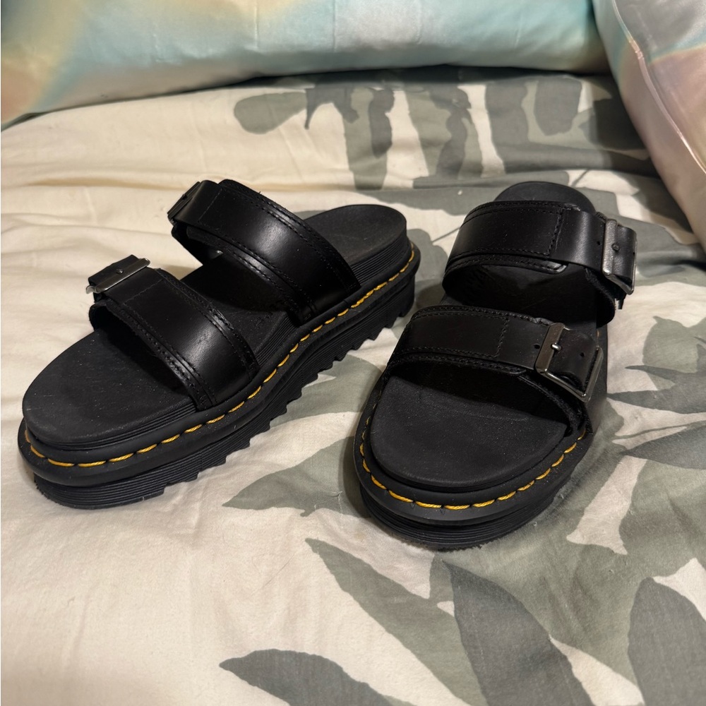 🛑SOLD🛑 Dr. Marten black leather sandals